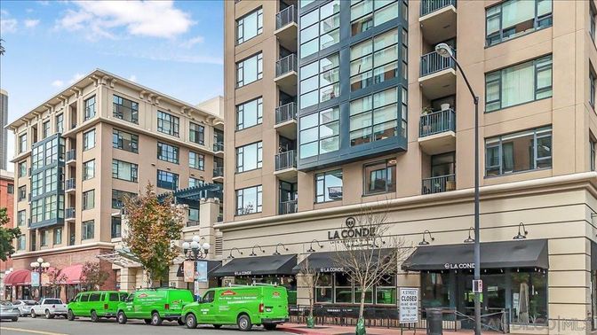 Exterior, Facade, Condo Building