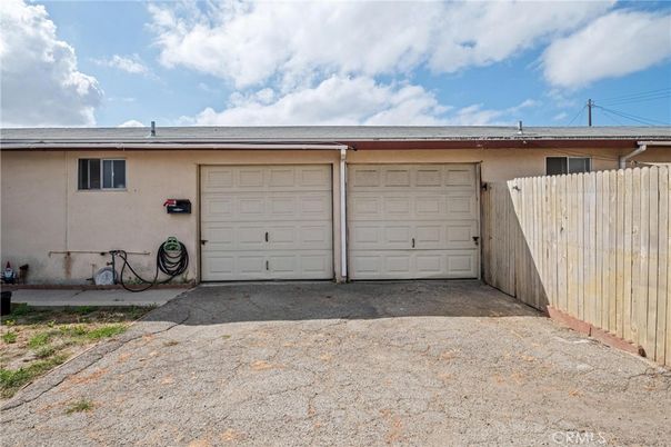 Detached Garage, Exterior