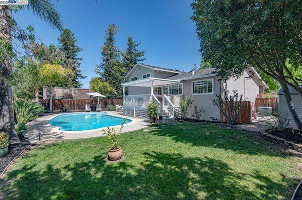 Backyard, Exterior, Pool