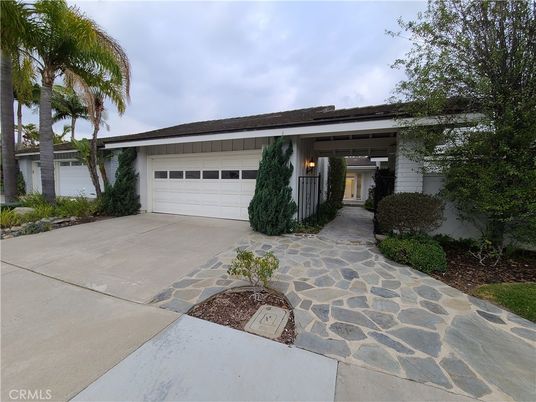 Attached, Exterior, Facade, Ranch