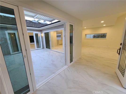Empty room, Interior, Marble, Recessed Lighting