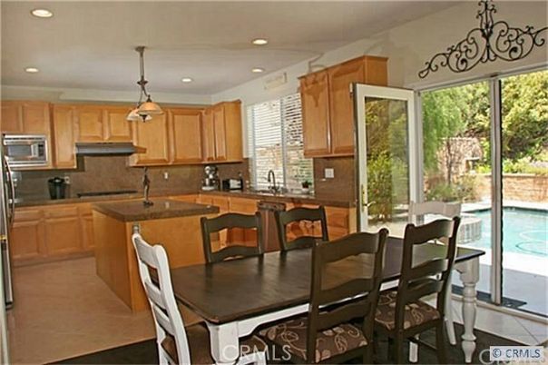 Dining room, Interior, Kitchen, Pendant Lights, Recessed Lighting, Stainless Steel Appliances