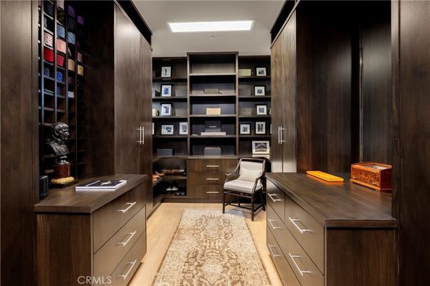 Interior, Recessed Lighting, Walk-in Closets, Wood Texture Flooring