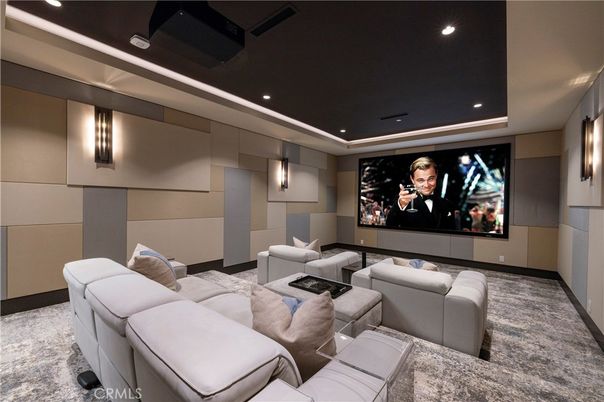 Interior, Projection Screen, Recessed Lighting, Theatre Room