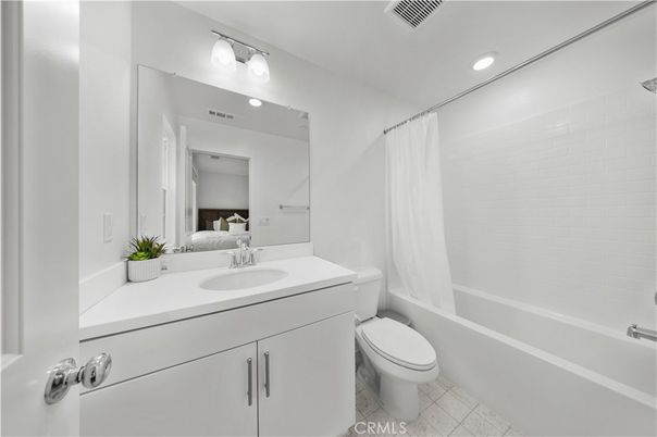 Bathroom, Interior, Recessed Lighting