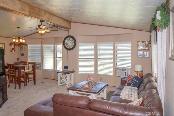 Chandelier, Dining room, Interior, Living room