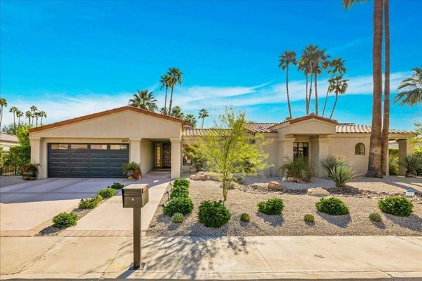 Attached, Exterior, Facade, Ranch