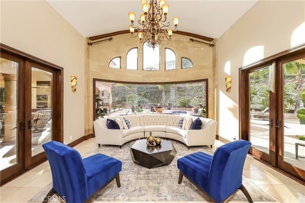 Chandelier, Interior, Living room