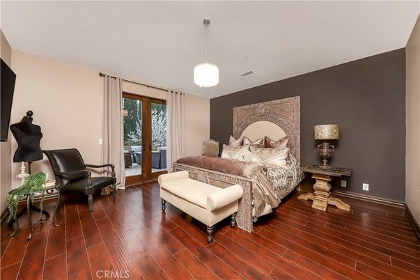 Bedroom, Interior, Pendant Lights, Wood Texture Flooring