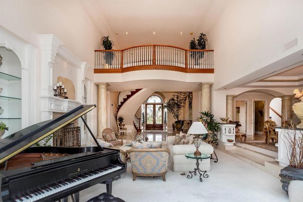 Fireplace, Interior, Recessed Lighting