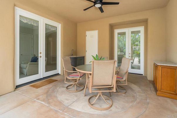 Dining room, Exterior