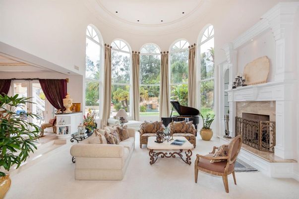 Fireplace, Interior, Living room, Piano, Recessed Lighting