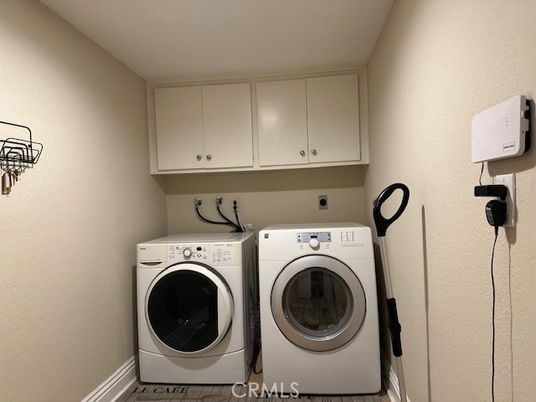 Interior, Washer, Wood Texture Flooring
