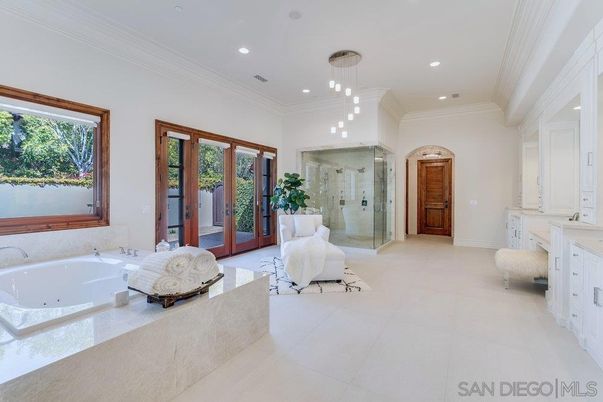 Bathroom, Glass Shower, Interior, Pendant Lights, Recessed Lighting
