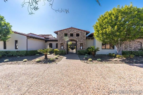 Backyard, Exterior, Facade, Spanish Mediterranean