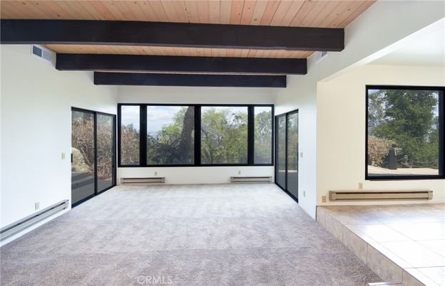 Empty room, Interior, Wooden Beams, Wooden Ceilings