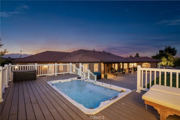 Exterior, Hot Tub, Pool