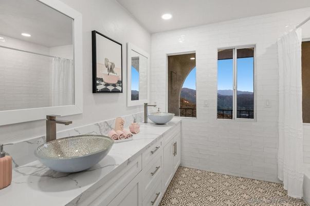Bathroom, Dual Sink Vanities, Interior, Recessed Lighting
