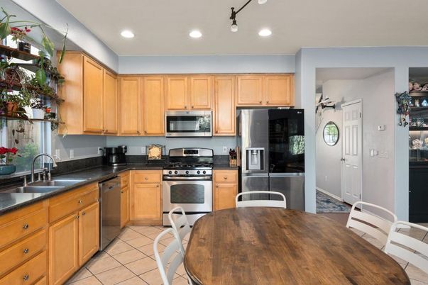 Dining room, Interior, Kitchen, Recessed Lighting, Stainless Steel Appliances
