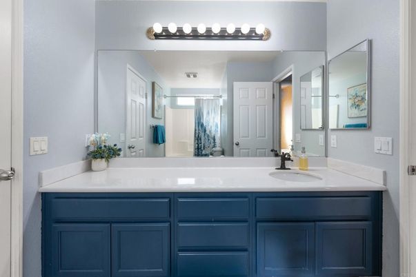 Bathroom, Dual Sink Vanities, Interior