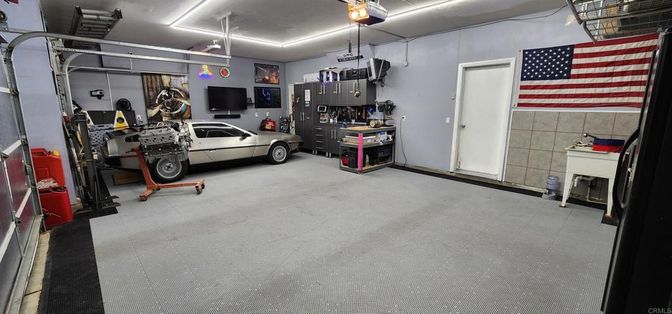 Garage, Interior