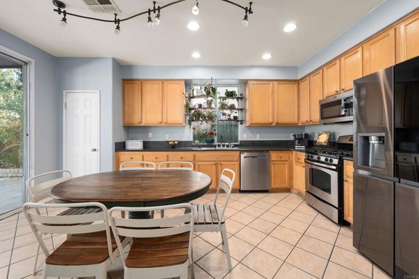 Dining room, Interior, Kitchen, Recessed Lighting, Stainless Steel Appliances