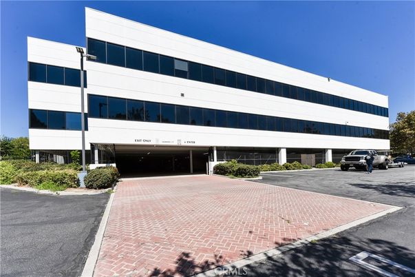 Exterior, Facade, Highrise