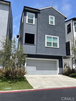 Attached, Exterior, Facade, Rowhouse