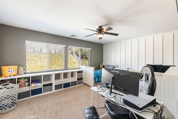 Home Office, Interior