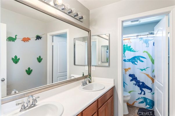 Bathroom, Dual Sink Vanities, Interior