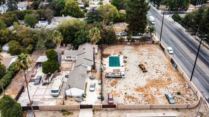 Exterior, Drone
