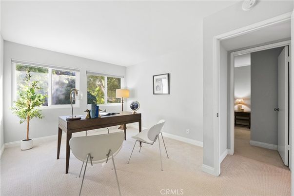 Home Office, Interior