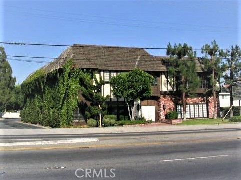 Exterior, Facade, Brick Facade, None