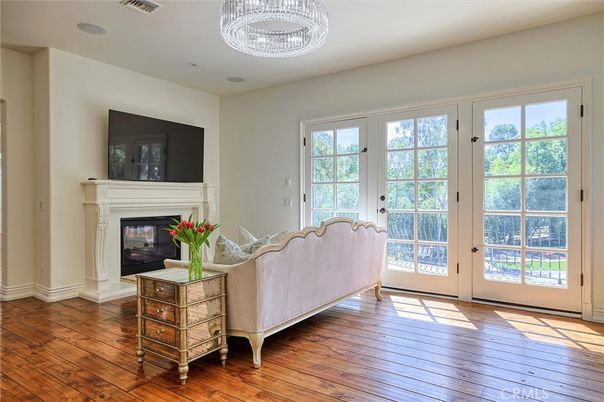Chandelier, Fireplace, Interior, Wood Texture Flooring
