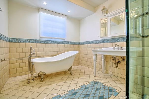 Bathroom, Free Standing Baths, Interior, Recessed Lighting