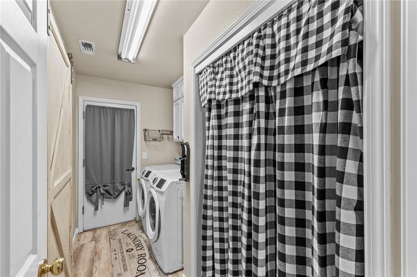 Interior, Washer, Wood Texture Flooring