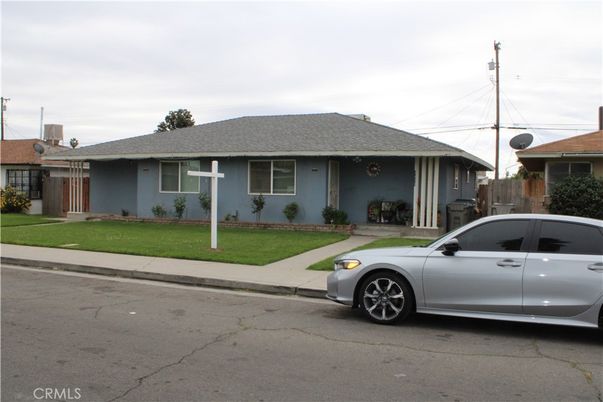 Exterior, Facade, Ranch