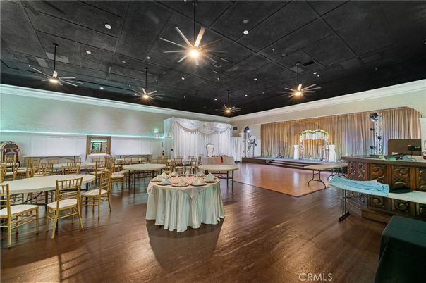 Dining room, Interior, Pendant Lights, Recessed Lighting, Wood Texture Flooring