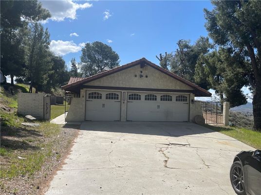 Detached Garage, Exterior
