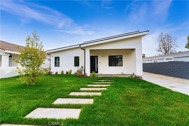 Backyard, Exterior, Facade, Modern