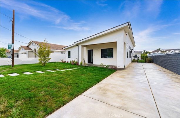 Backyard, Exterior, Facade, Ranch
