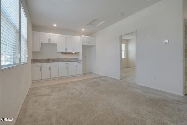 Empty room, Interior, Kitchen, Recessed Lighting