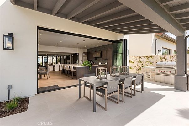 Dining room, Exterior, Interior, Kitchen, Pendant Lights, Recessed Lighting, Stainless Steel Appliances