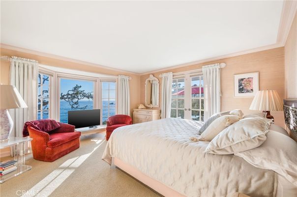 Bedroom, Interior, Water