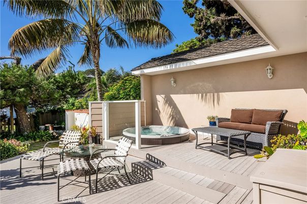 Exterior, Hot Tub