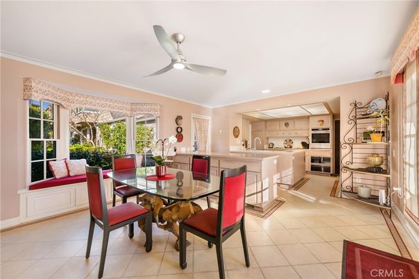 Dining room, Interior, Kitchen, Recessed Lighting, Stainless Steel Appliances