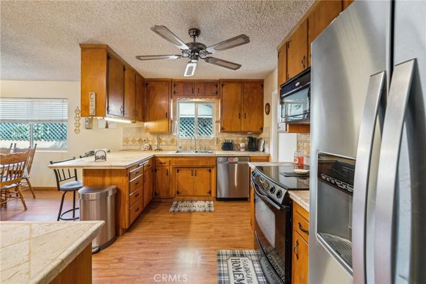 Dining room, Interior, Kitchen, Stainless Steel Appliances, Wood Texture Flooring