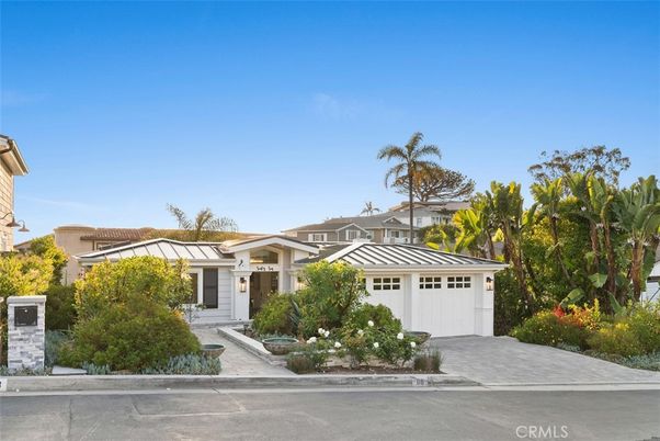 Attached, Exterior, Facade, Ranch