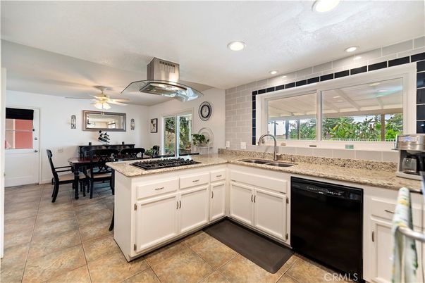 Dining room, Interior, Kitchen, Recessed Lighting