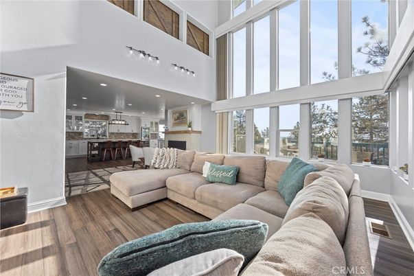 Interior, Kitchen, Living room, Pendant Lights, Recessed Lighting, Wood Texture Flooring